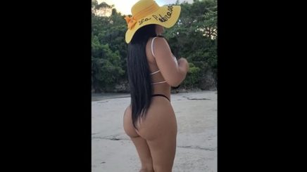 La Culona Dominicana LaPoderosa69 Cachonda Bikini