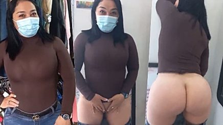 MILF Latina acepta dinero para hacerce una paja en la tienda